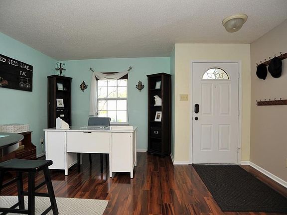 2nd image of 1902 Wandflower Cir