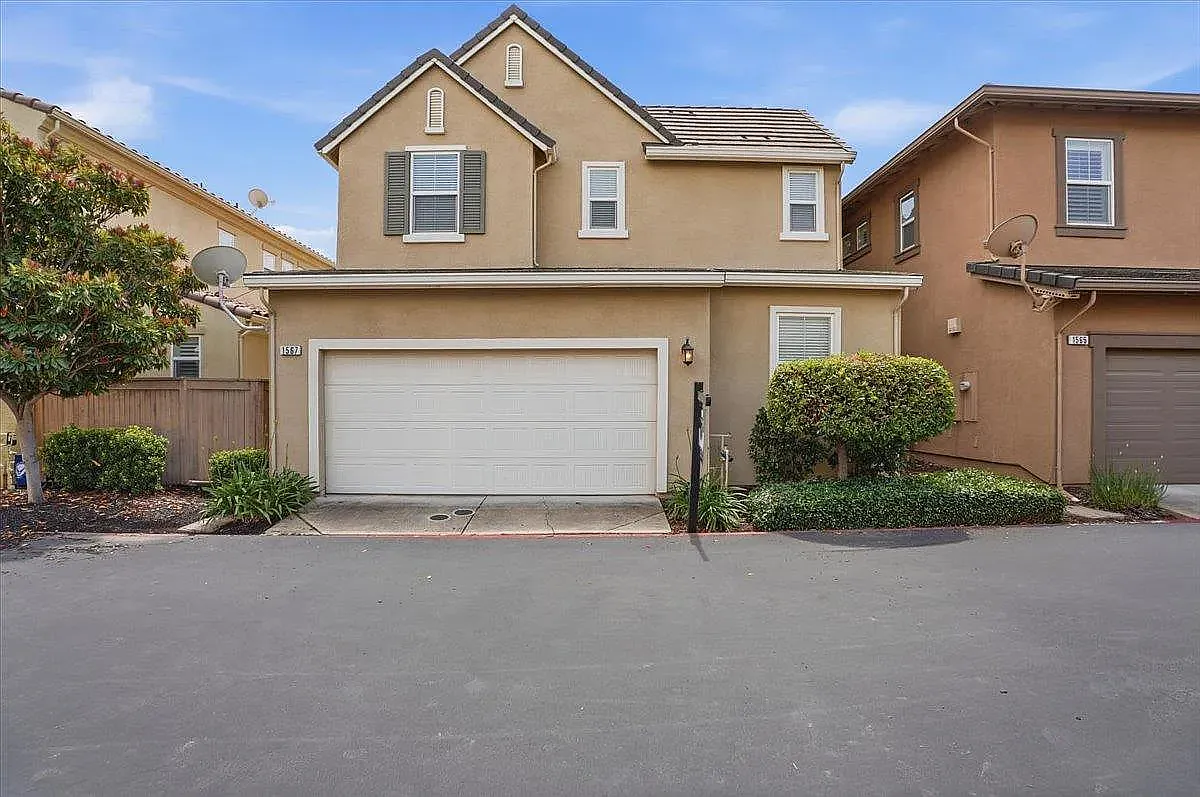 4 bed, 2203 sqft, $3,300 — Photo 4