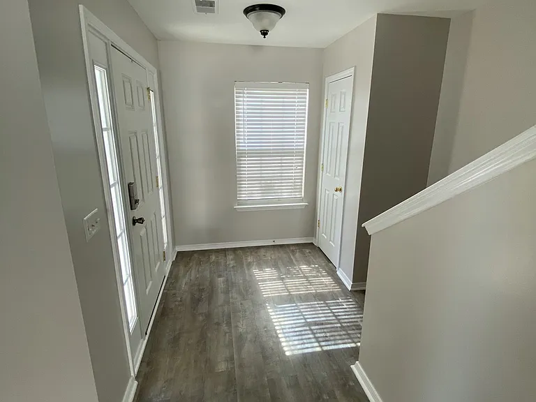 137 Fairgreen St — Photo 9
