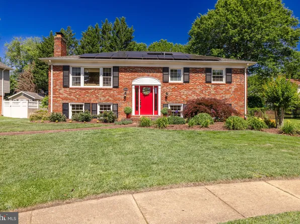 5704 Shropshire Ct, Alexandria, VA 22315