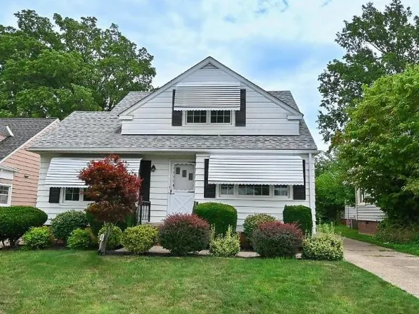 1463 Parkhaven Row, Lakewood, OH 44107
