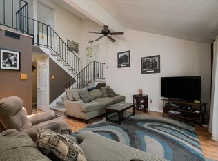 3321 Royal Wood Rd, Lexington, KY 40515