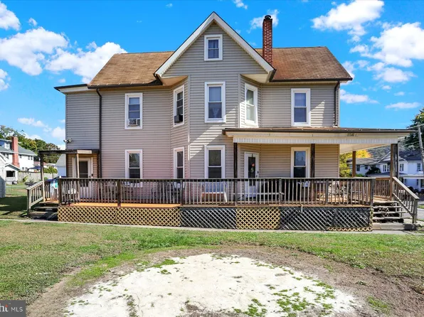 795 State St, Millersburg, PA 17061