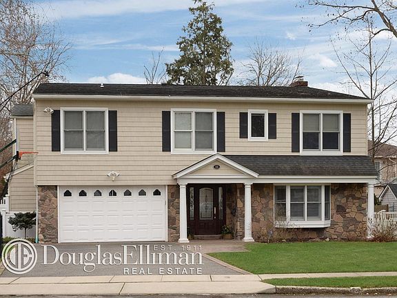 2nd image of 15 Edgemere Dr