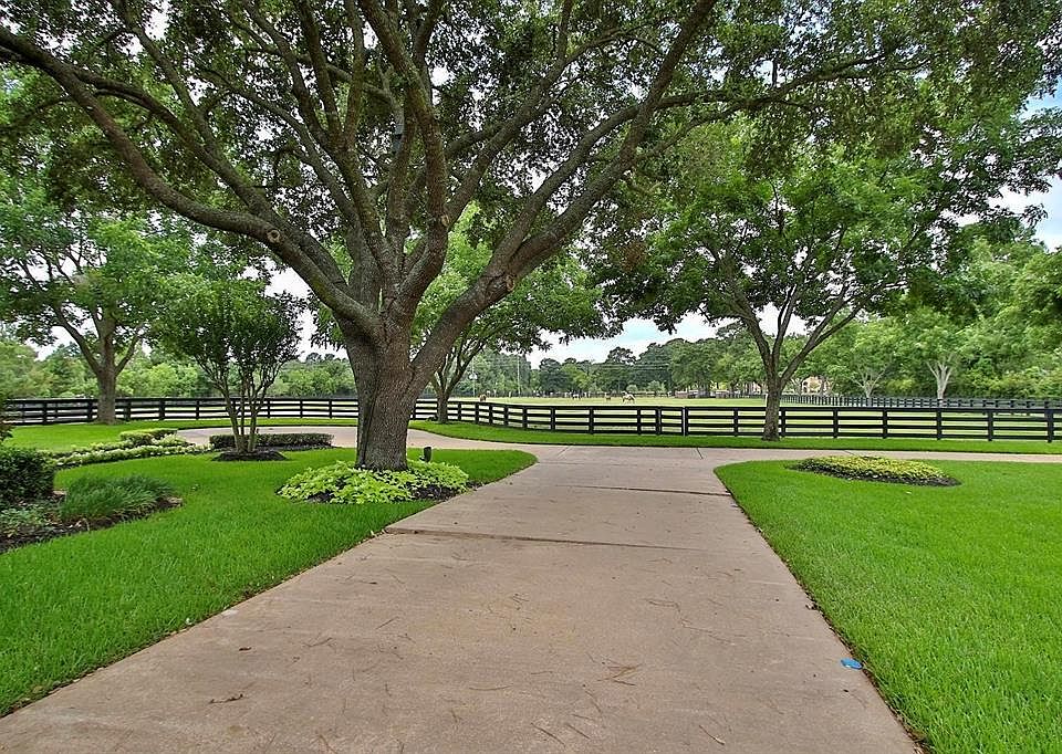 1st image of 17020 Cypress Rosehill Rd