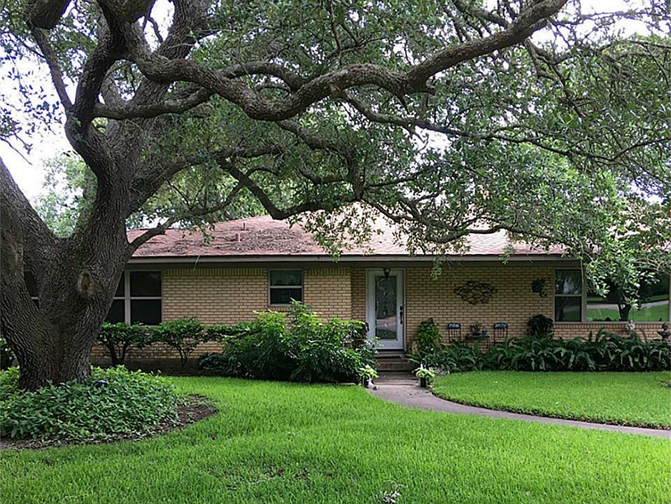 1st image of 2412 Perthuis Dr