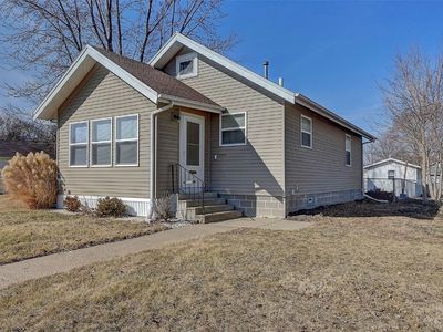 1028 H Ave NW, Cedar Rapids, IA, 52405