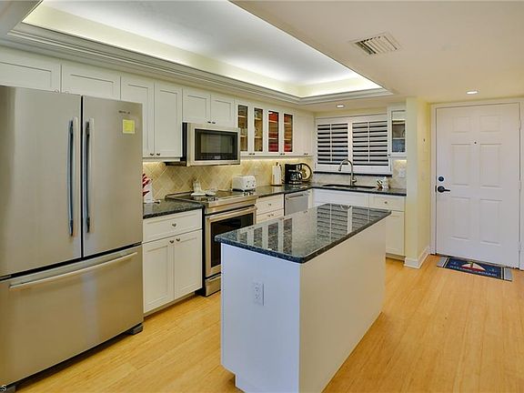 4th image of 671 E Gulf Dr Unit 1C1