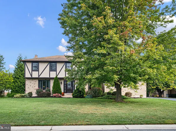 15 Staten Dr, Hockessin, DE 19707