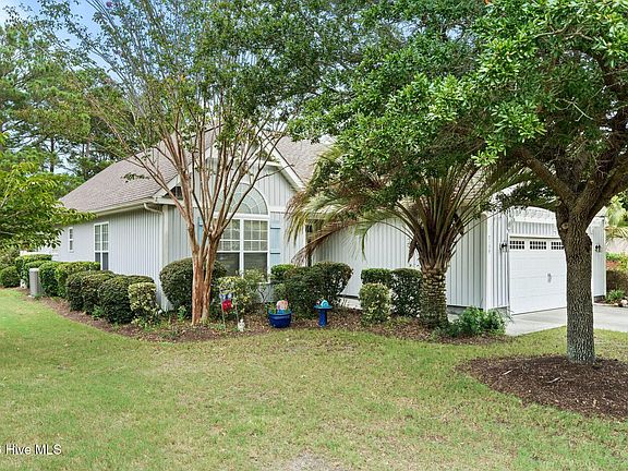 2nd image of 7139 Bonaventure Street SW