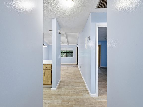 4th image of 506 Glenwood Dr