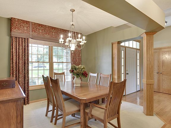 3rd image of 22332 Watson Cir NW