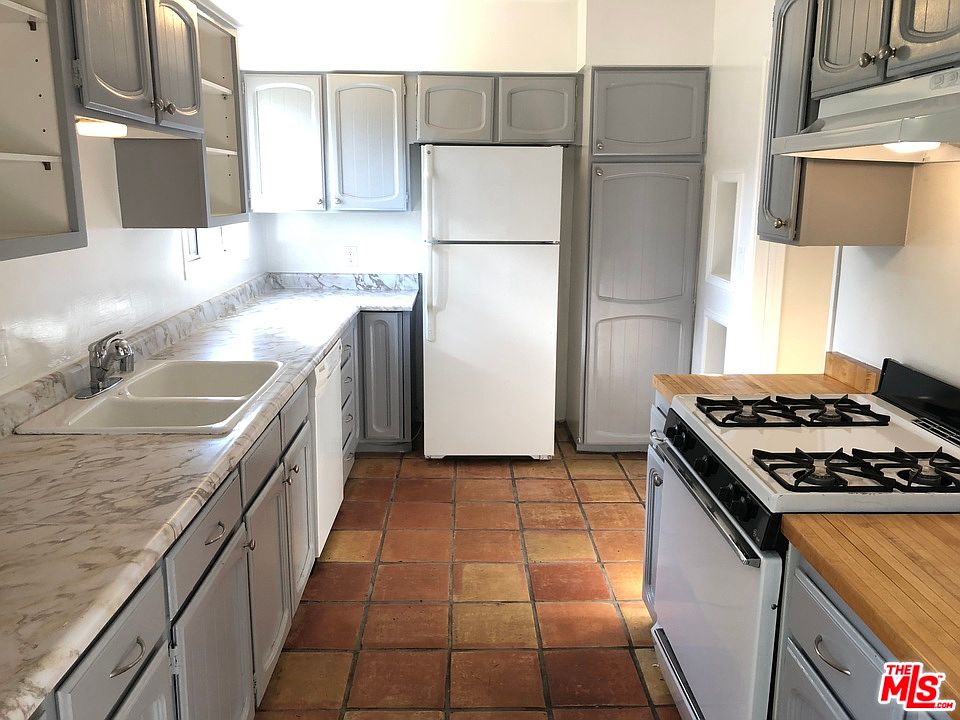 2nd image of 12740 Rose Ave