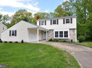 27 Madison Dr, Laurel Springs, NJ 08021