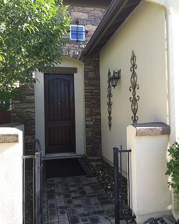 2nd image of 983 Peralta Way