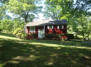 563 Millburn Ct, Valley Cottage, NY 10989