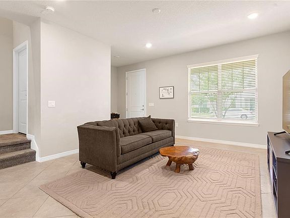 5th image of 5040R Caspian St