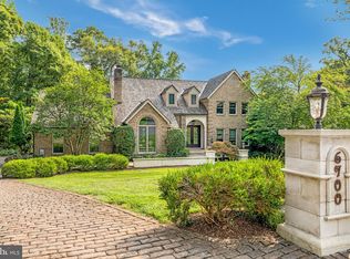 6700 Vendome Ter, Bethesda, MD 20817