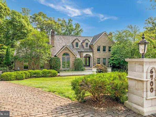 6700 Vendome Ter, Bethesda, MD 20817