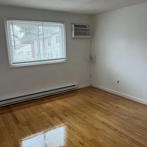 210-214 Middle St #D — Photo 4