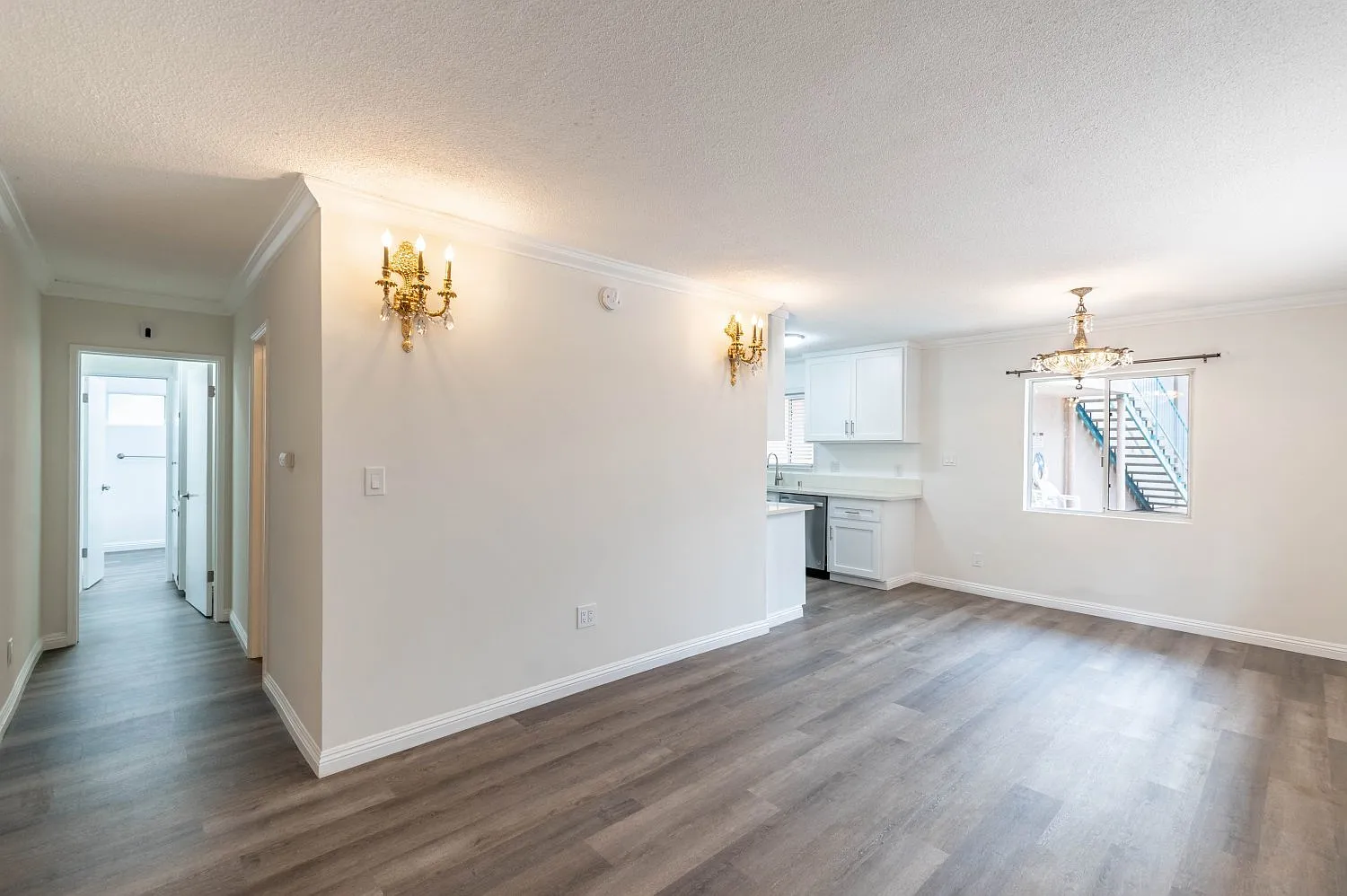 2 bed, 742 sqft, $2,250 — Photo 2