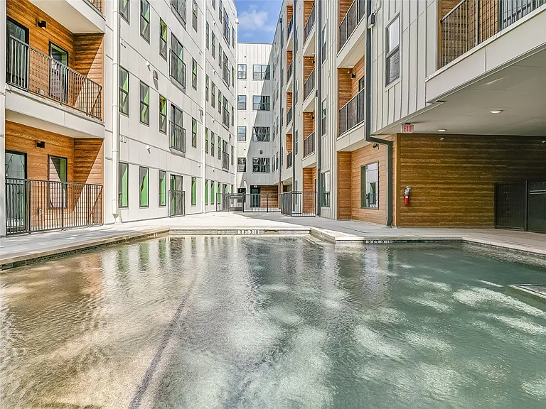 2500 Longview St #518 — Photo 14