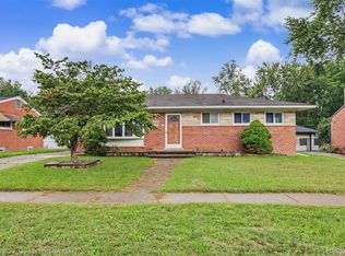 34169 Dover St, Livonia, MI 48150