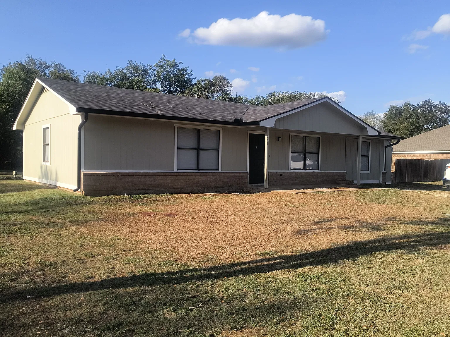 3 bed, 1400 sqft, $1,550 — Photo 1
