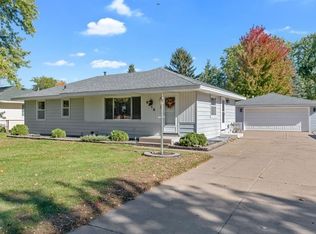 8815 Grospoint Ave S, Cottage Grove, MN 55016