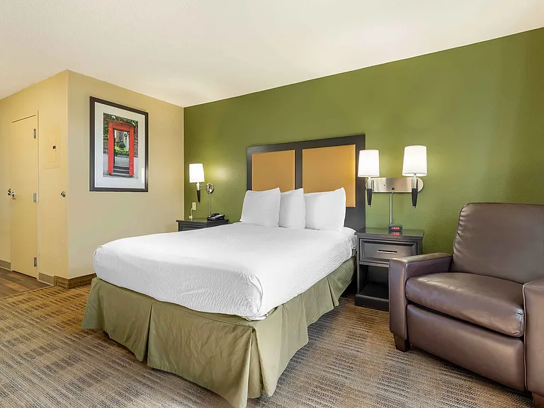 Studio Suite - 1 Queen Bed