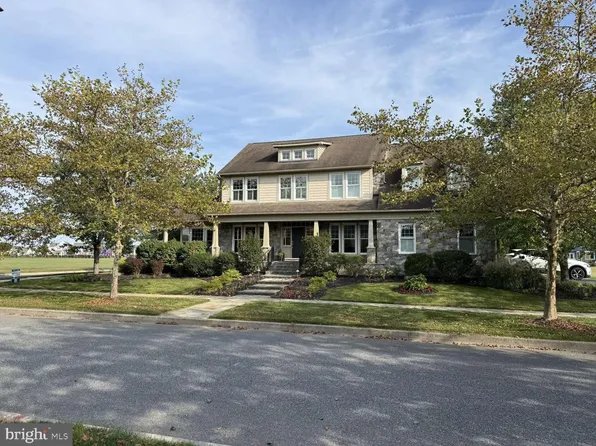 448 Spring Hollow Dr, Middletown, DE 19709