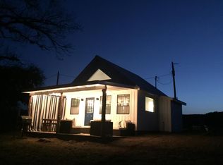 162 Hummingbird Ln, Uvalde, TX 78801