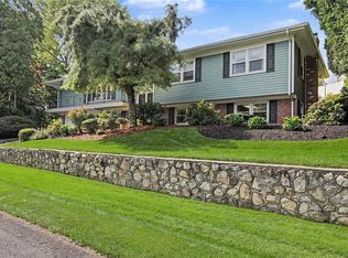 14 Sweet Hill Dr, Johnston, RI 02919