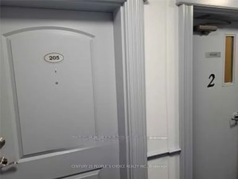 435 Colborne St #205 — Photo 2