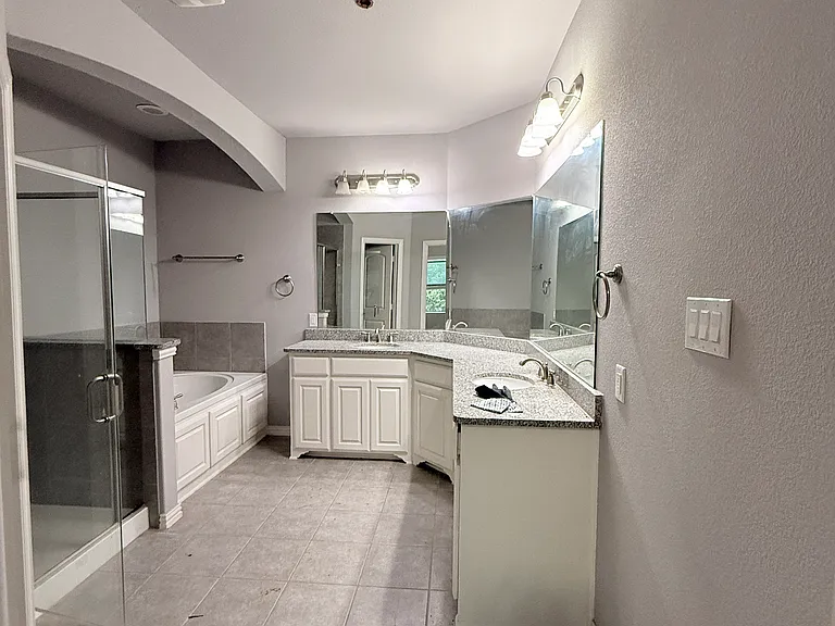 4225 Blackjack Oak Dr — Photo 11