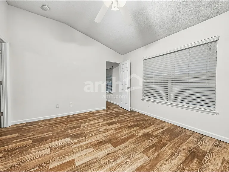 577 W Lady Lake Rd — Photo 8