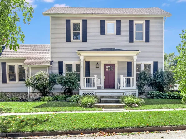 307 Dearborn St, Middleville, MI 49333