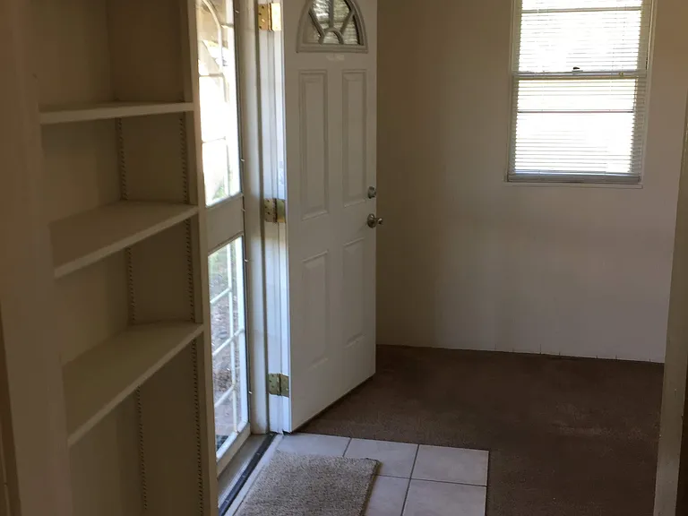 115 N Park St #5 — Photo 6