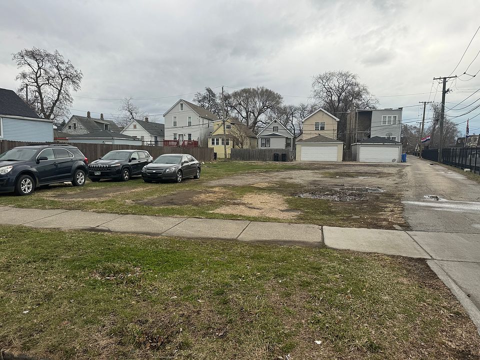 1st image of 430 W 80th St