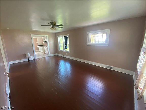 3rd image of 875 Cameron Ave