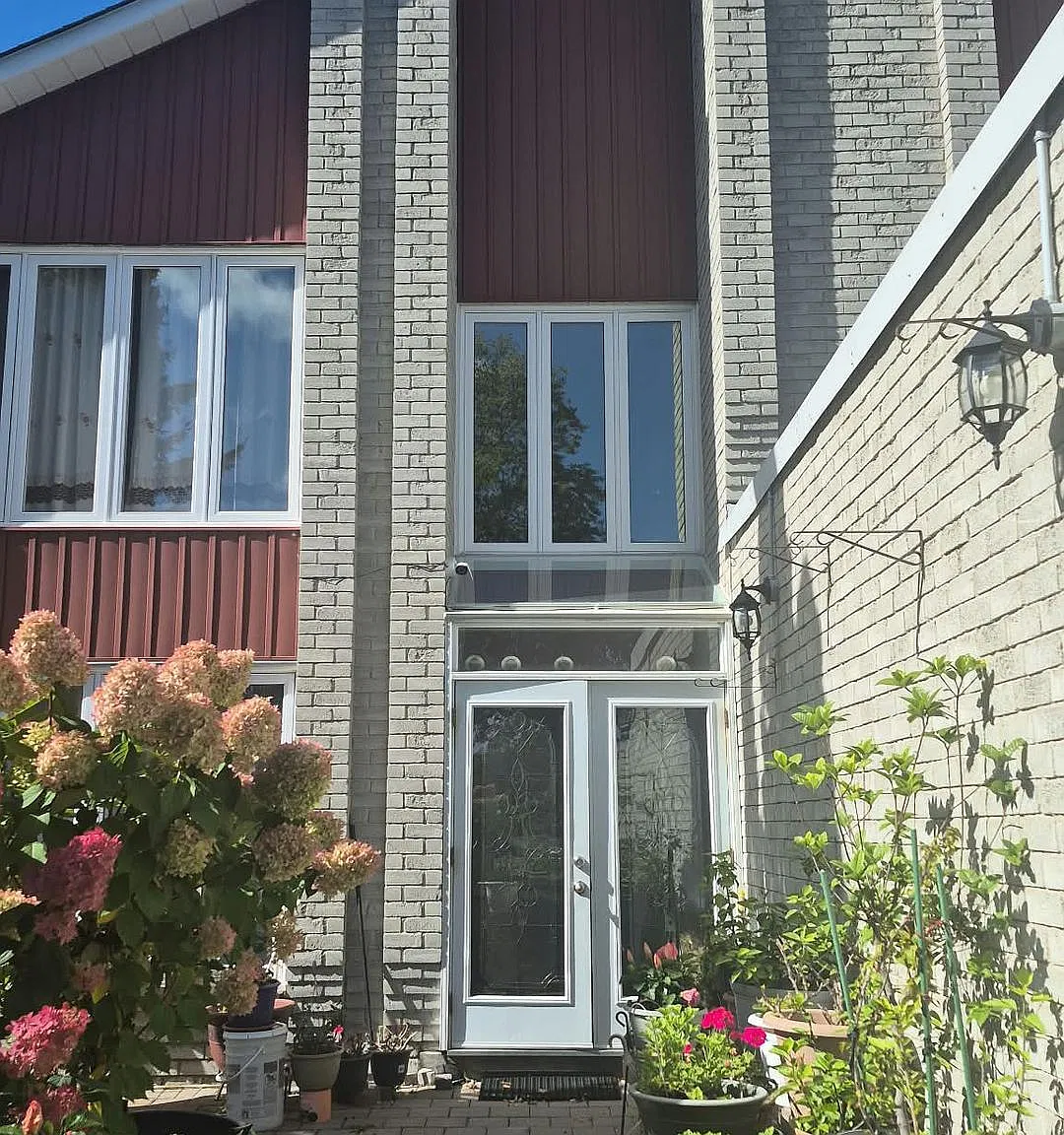3 bed, $2,350 — Photo 2