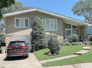 16513 Brenden Ln, Oak Forest, IL
