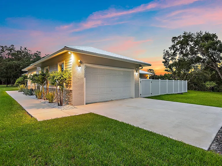 12955 SW Kanner Hwy — Photo 14