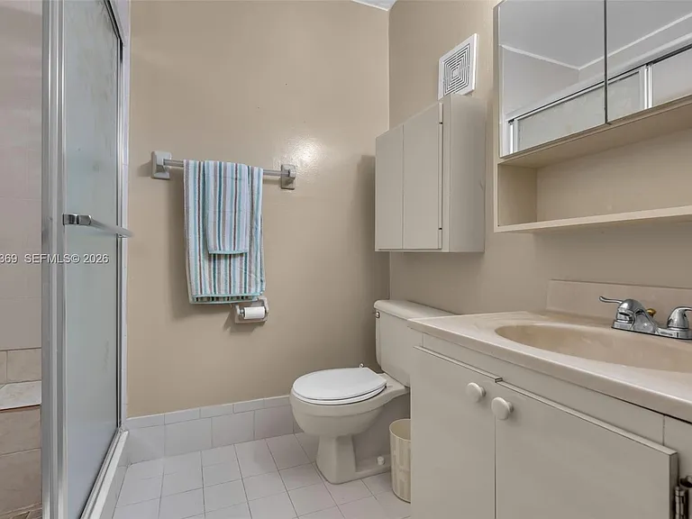 1757 W 57th St #211 — Photo 17