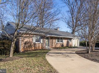 6201 Little Falls Rd, Arlington, VA 22207