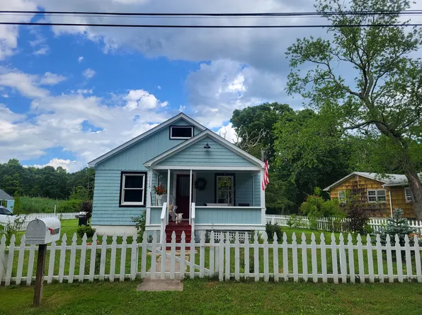 https://photos.zillowstatic.com/fp/18d19d97953730ef518bfaf3837535ee-p_e.webp