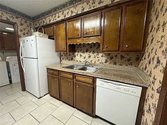 4th image of 6533 Cedar Bend Ct #17-A
