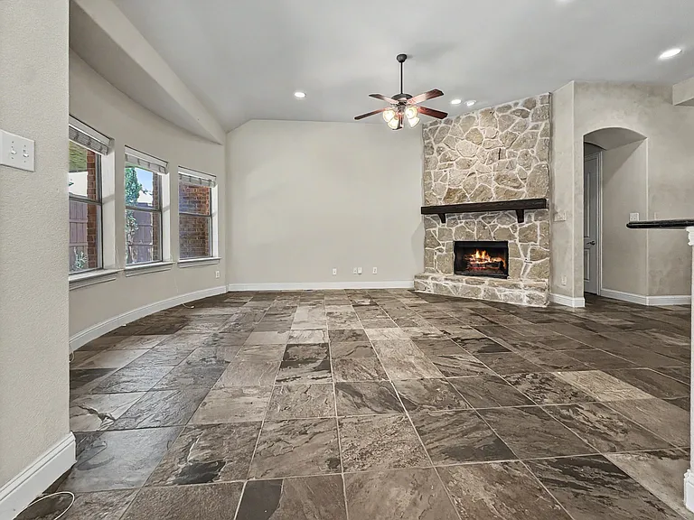 4654 Phillip Dr — Photo 7