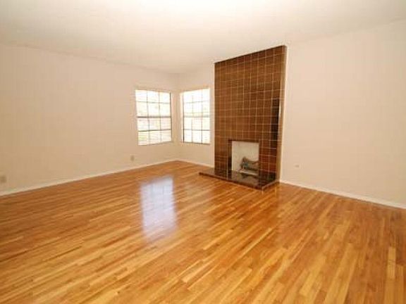 2nd image of 4842 N Mangrove Ave