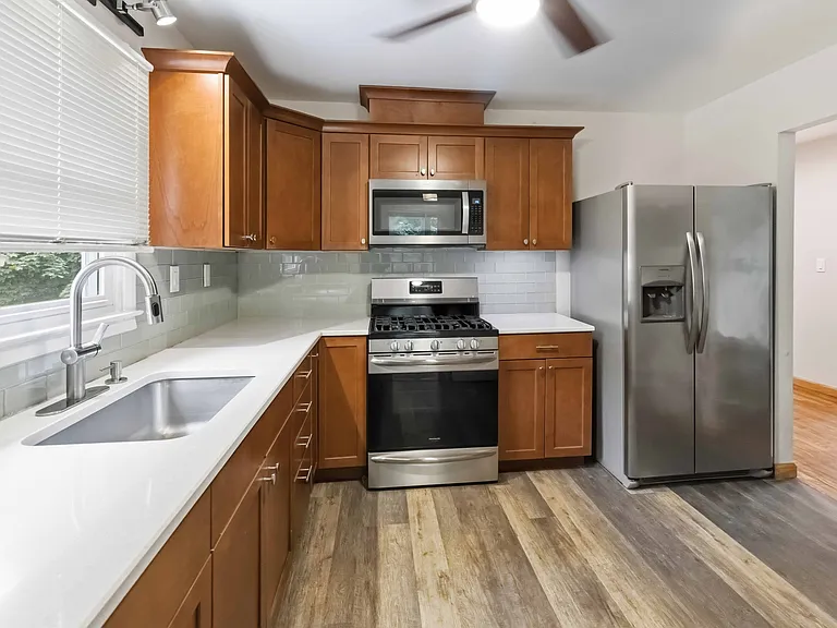 1120 Saint Louis Ave #2 — Photo 5